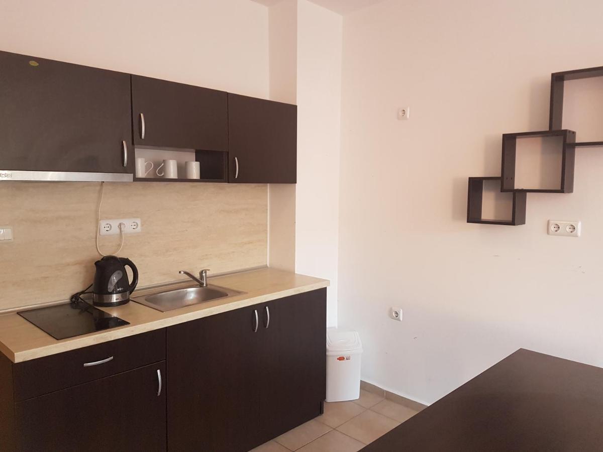 Salt Lake Aparthotel Pomorie Kültér fotó
